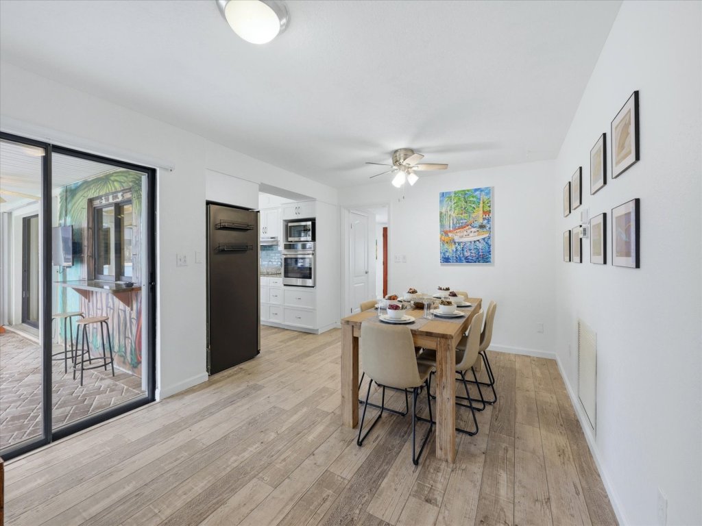 DOC301 Vacation Rental in Florida - RedAwning