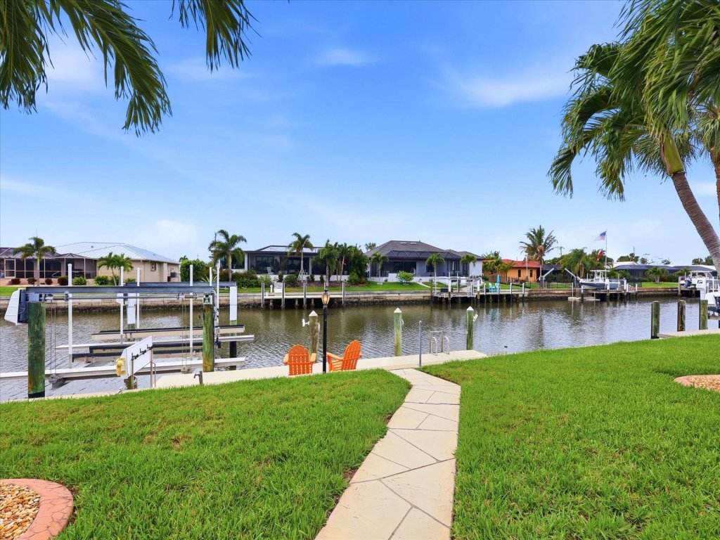 DOC301 Vacation Rental in Florida - RedAwning