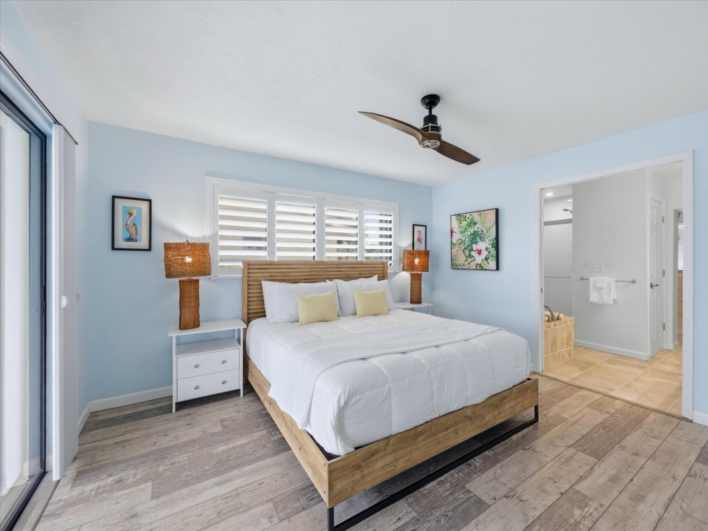 DOC301 Vacation Rental in Florida - RedAwning