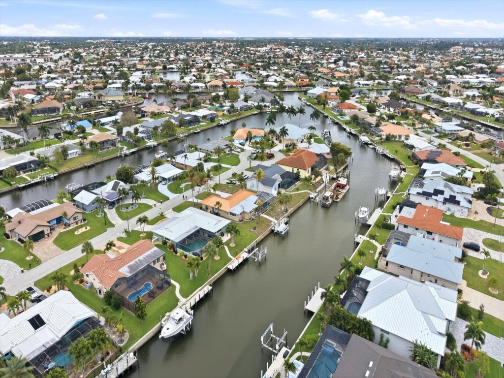 DOC301 Vacation Rental in Florida - RedAwning