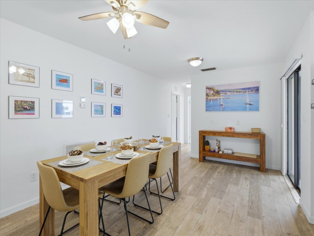 DOC301 Vacation Rental in Florida - RedAwning
