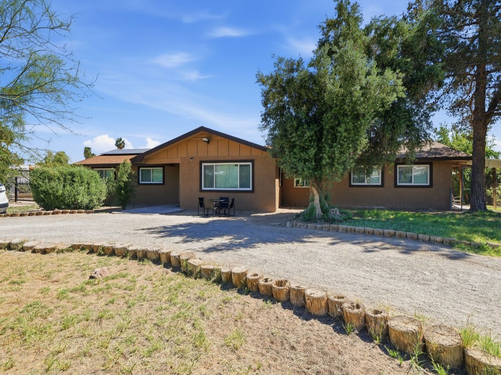 The Peacock Villa - Designed for Extended Stays, Relocations & Groups, Pet Friendly! Vacation Rental in Las Vegas - RedAwning