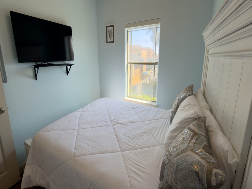 Near Beach - 2nd Floor - Pool - Walk to All Vacation Rental in South Padre Island - RedAwning