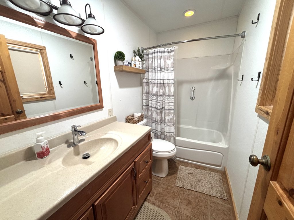 Yodeling Loon Hideaway Vacation Rental in Cable - RedAwning