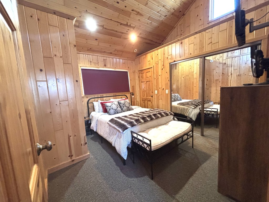 Yodeling Loon Hideaway Vacation Rental in Cable - RedAwning