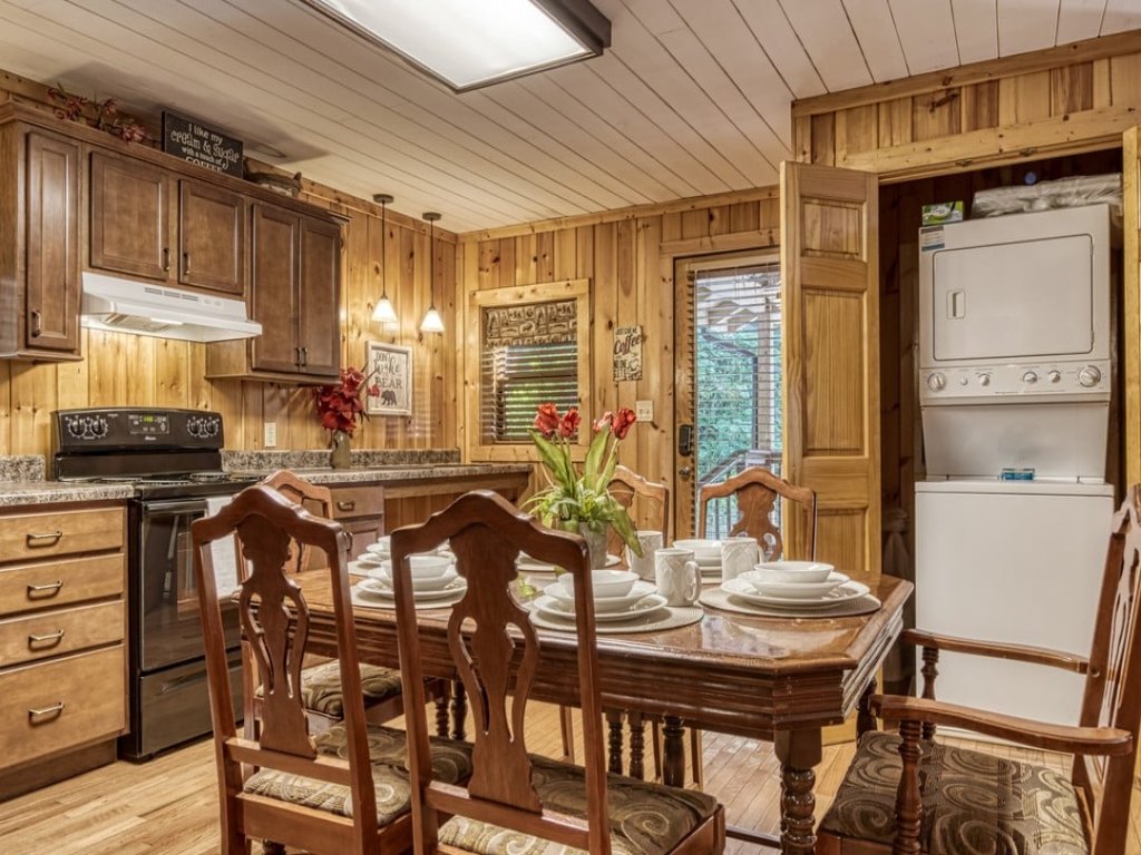 Bearly Rustic Vacation Rental in Sevierville - RedAwning