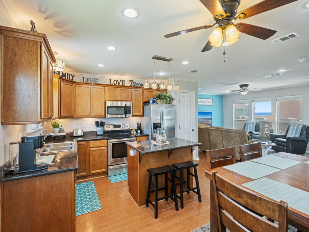 Crystal Blue Vacation Rental in Texas - RedAwning