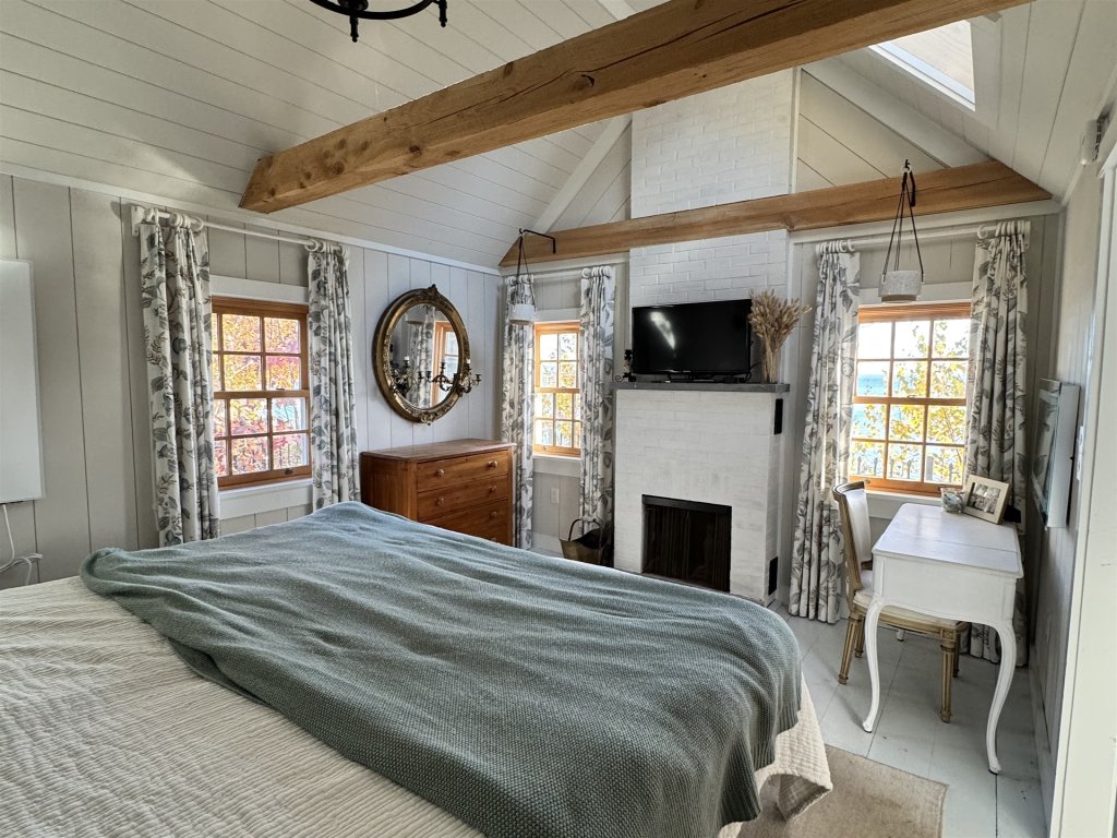 BLUEBIRD LIMIT 4 Vacation Rental in Maine - RedAwning