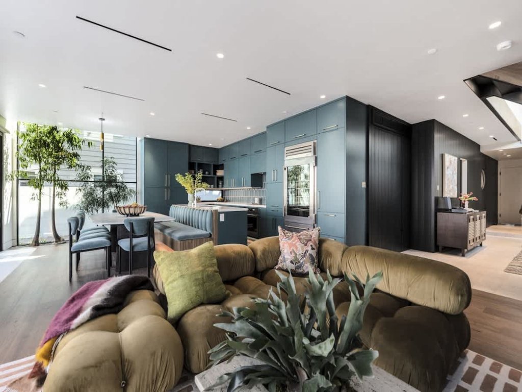 124 36th St | An Artistic Masterpiece by the Ocean Vacation Rental in Newport Beach - RedAwning