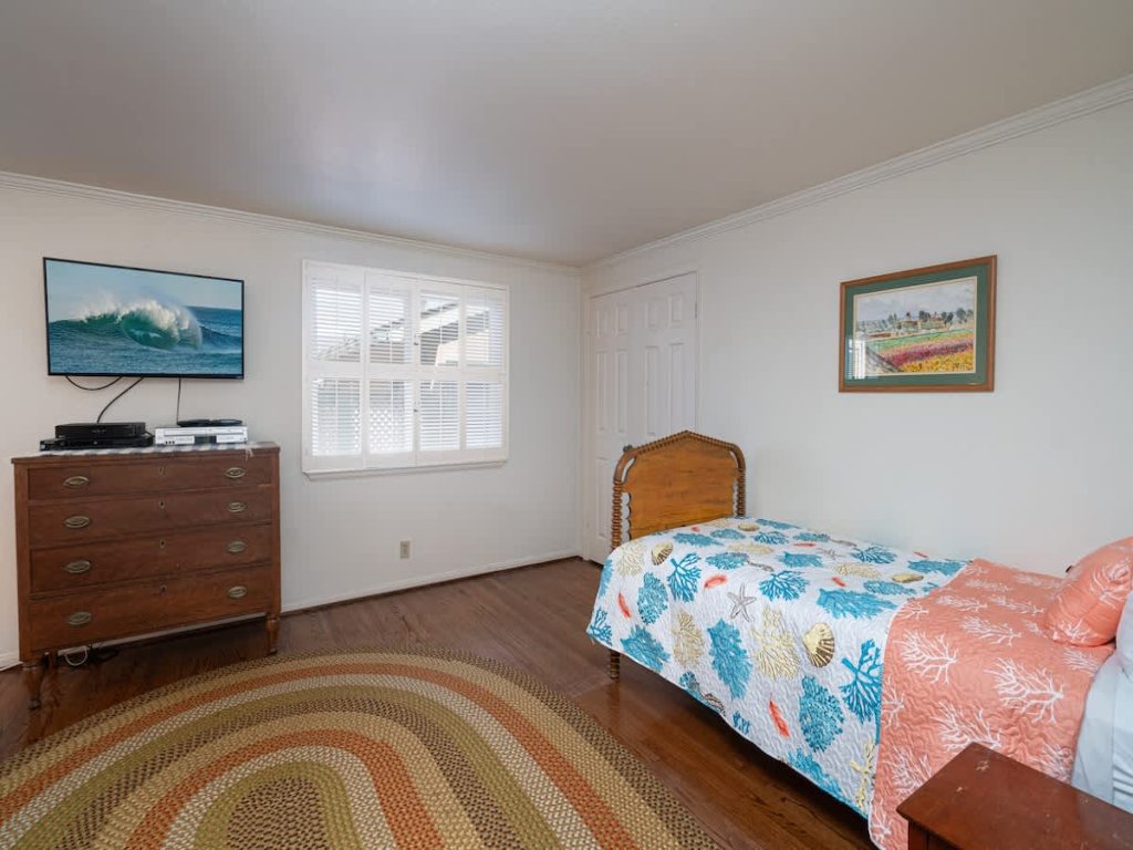 223 Agate | Enchanting Balboa Island 4bdr Vacation Rental in Newport Beach - RedAwning
