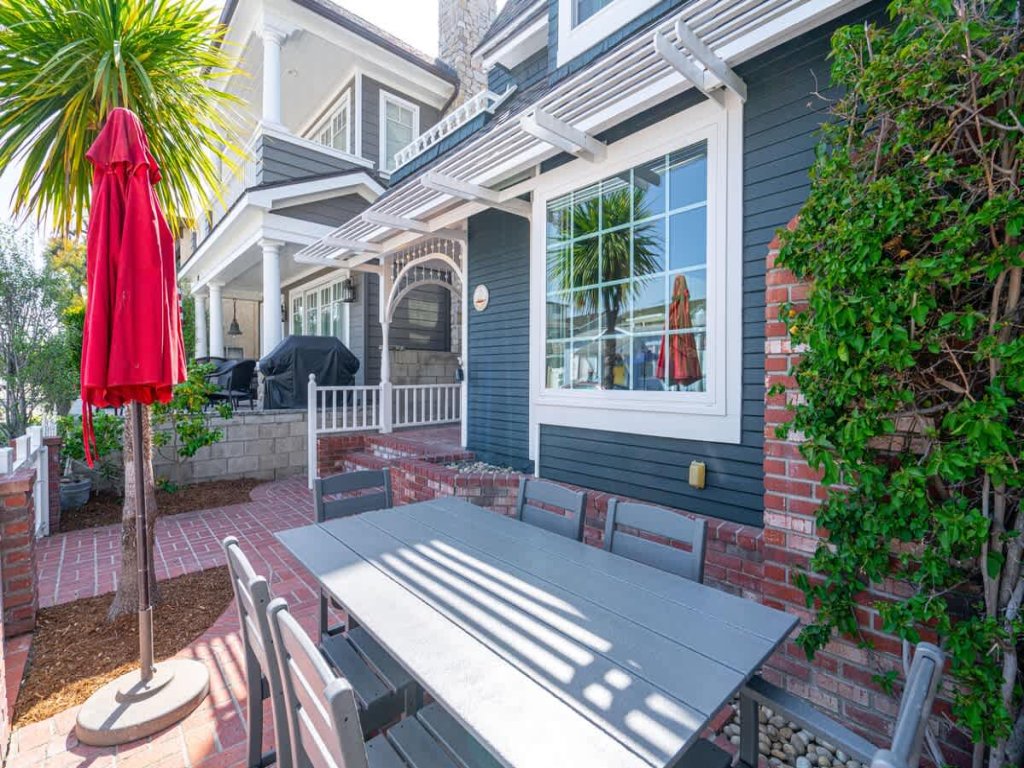 223 Agate | Enchanting Balboa Island 4bdr Vacation Rental in Newport Beach - RedAwning