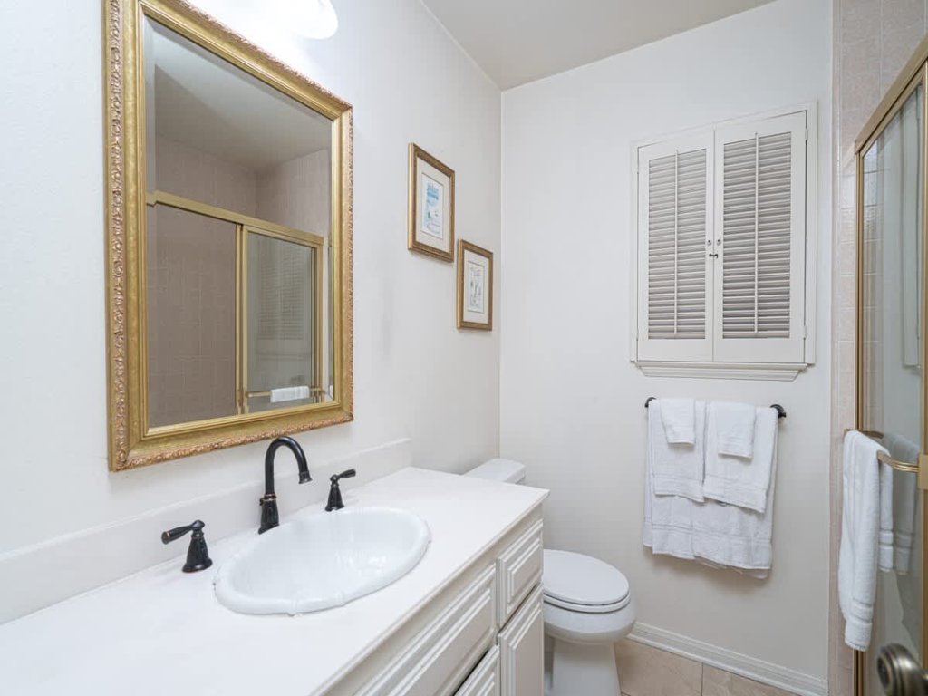 223 Agate | Enchanting Balboa Island 4bdr Vacation Rental in Newport Beach - RedAwning