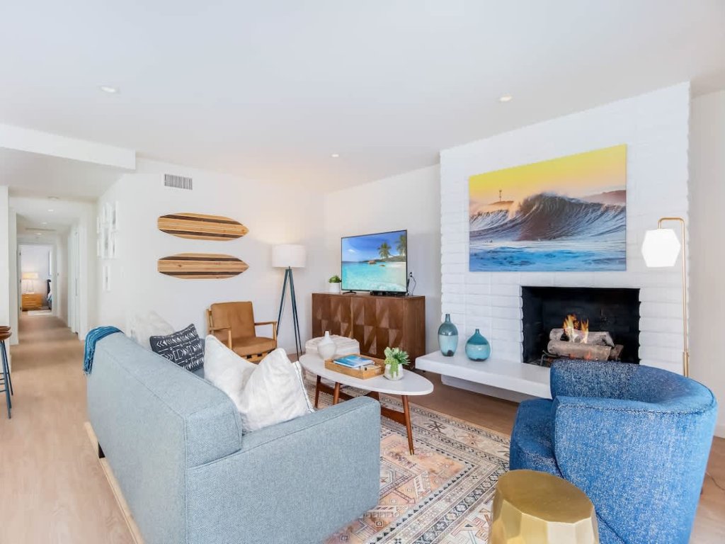 122.5 Marine | Balboa Island Beauty – Updated Upper Unit Retreat Vacation Rental in Newport Beach - RedAwning