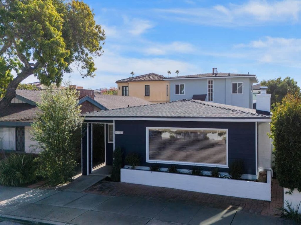 2145 Seville | Exclusive Peninsula Point Retreat Steps to Sand Vacation Rental in Newport Beach - RedAwning