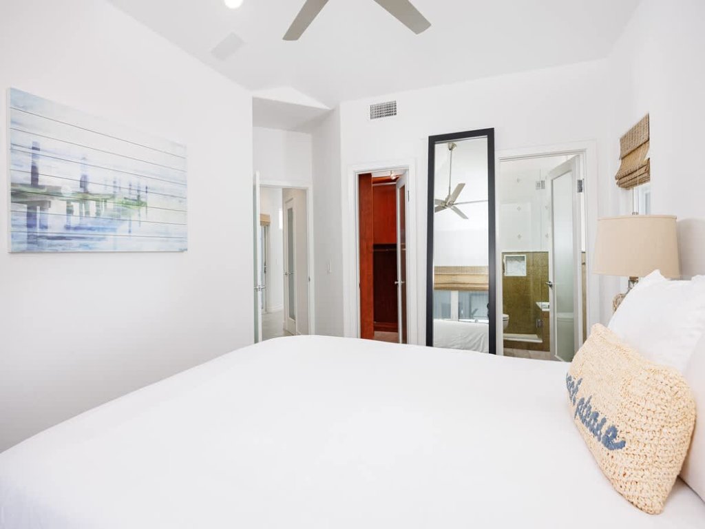 204 E Oceanfront B | Beachfront Bliss • Rooftop + Ocean Views  Vacation Rental in Newport Beach - RedAwning