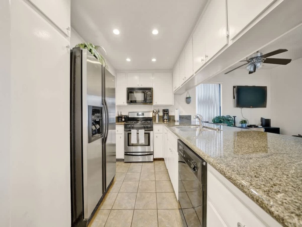 303 35th St A & B | Contemporary Value Duplex w/ Rooftop Deck Vacation Rental in Newport Beach - RedAwning
