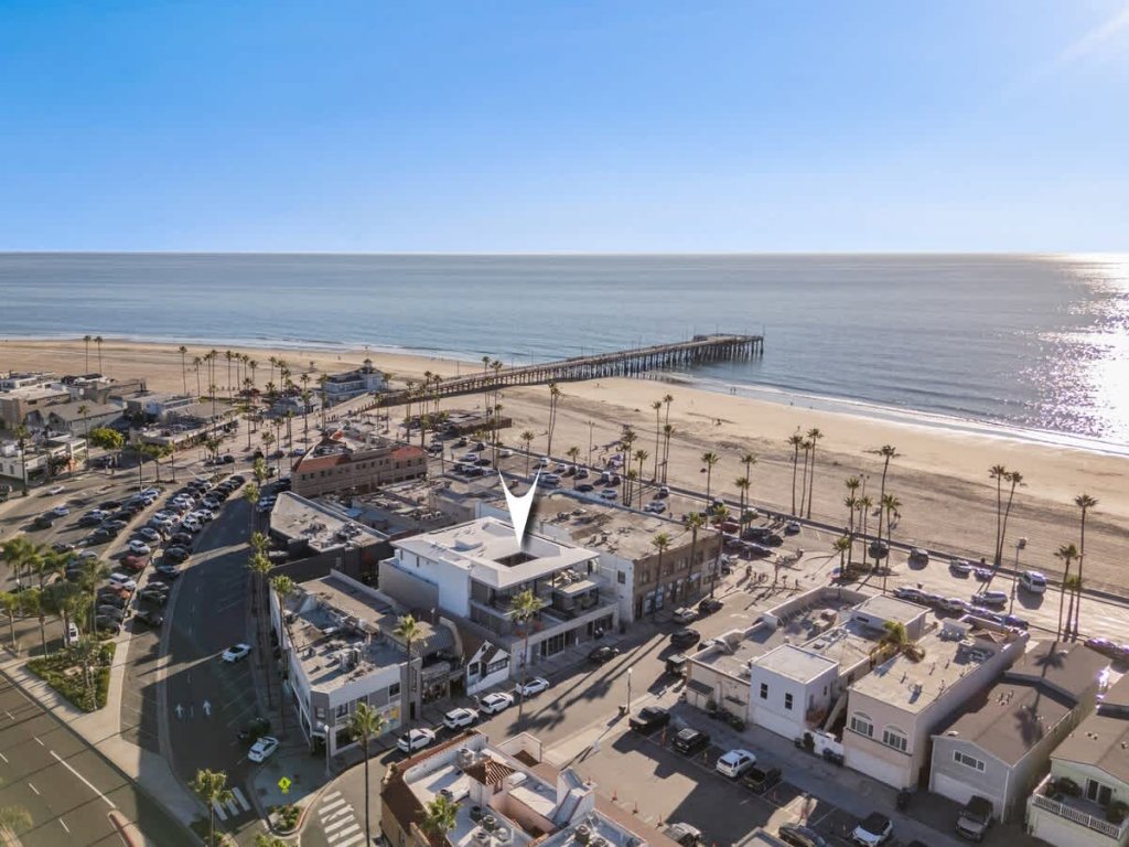 110 22nd ST D | Elevated Coastal Living | Modern 3BR Vacation Rental in Newport Beach - RedAwning