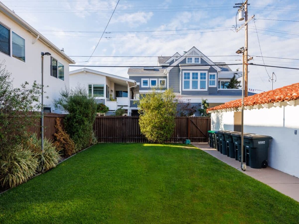 608 S Bay Front | Ultimate Bayfront Experience: Rare Double Lot! Vacation Rental in Newport Beach - RedAwning