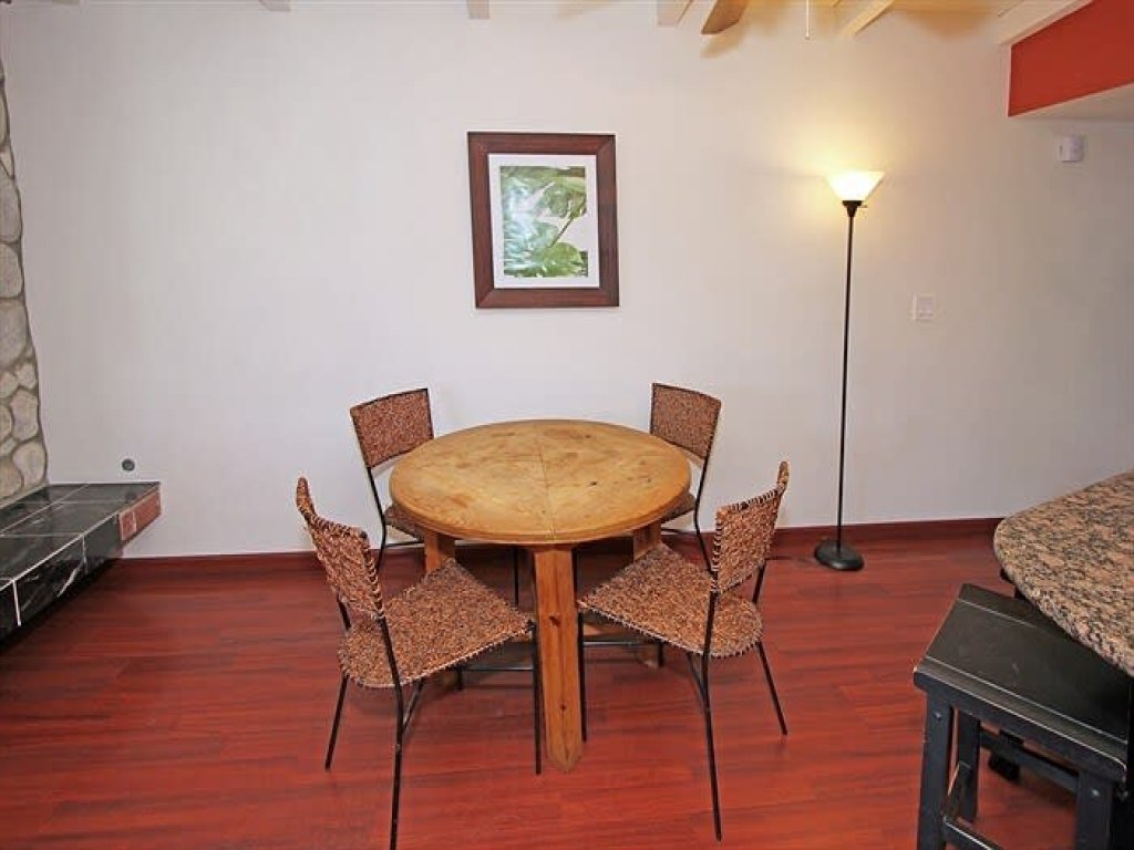 124 34th St A & B | Location! Walk to beach, grocery + restaurants Vacation Rental in Newport Beach - RedAwning
