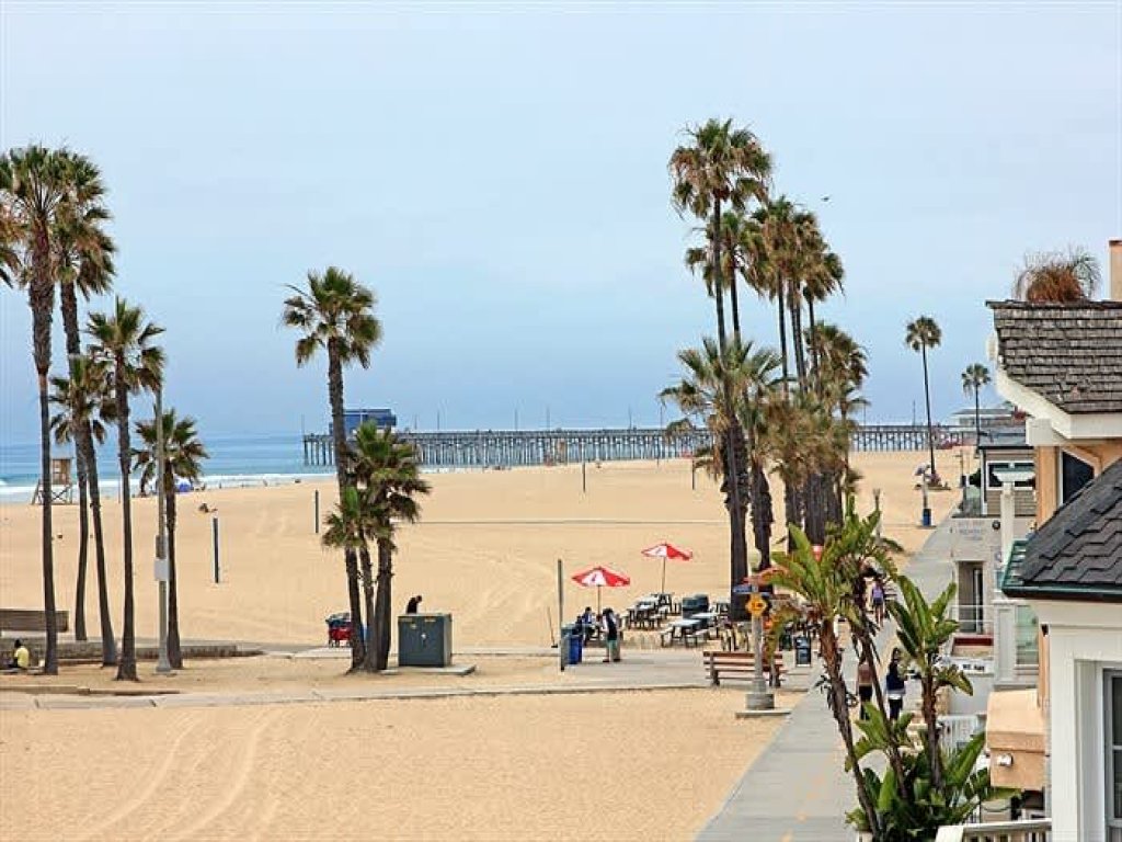 1404 W Oceanfront ABC | 8-Bedroom Beachfront Triplex – Ideal for Extended Vacation Rental in Newport Beach - RedAwning