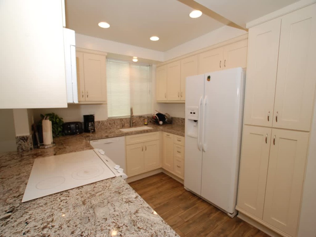 121 33rd St A&B | 7 Bdr. Duplex In The Heart Of The Peninsula Vacation Rental in Newport Beach - RedAwning