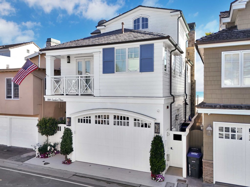 5305 Seashore Dr | Luxury Beachfront Escape  Vacation Rental in Newport Beach - RedAwning