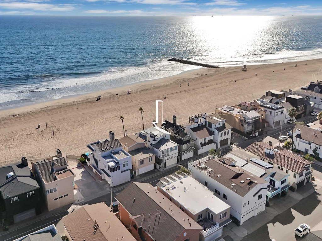 5305 Seashore Dr | Luxury Beachfront Escape  Vacation Rental in Newport Beach - RedAwning