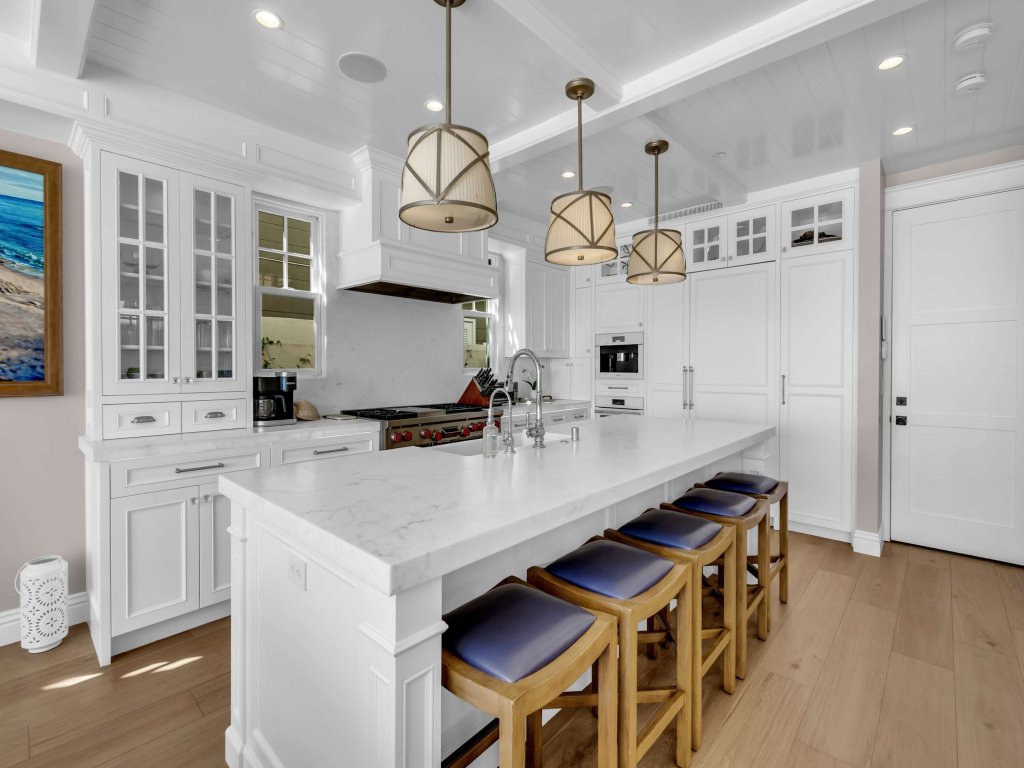 5305 Seashore Dr | Luxury Beachfront Escape  Vacation Rental in Newport Beach - RedAwning