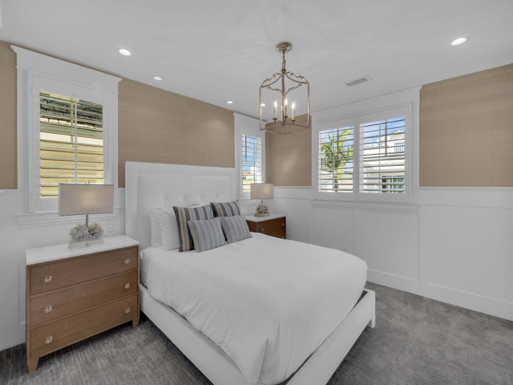 5305 Seashore Dr | Luxury Beachfront Escape  Vacation Rental in Newport Beach - RedAwning