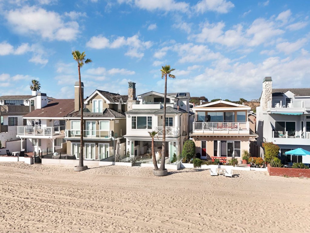 5305 Seashore Dr | Luxury Beachfront Escape  Vacation Rental in Newport Beach - RedAwning