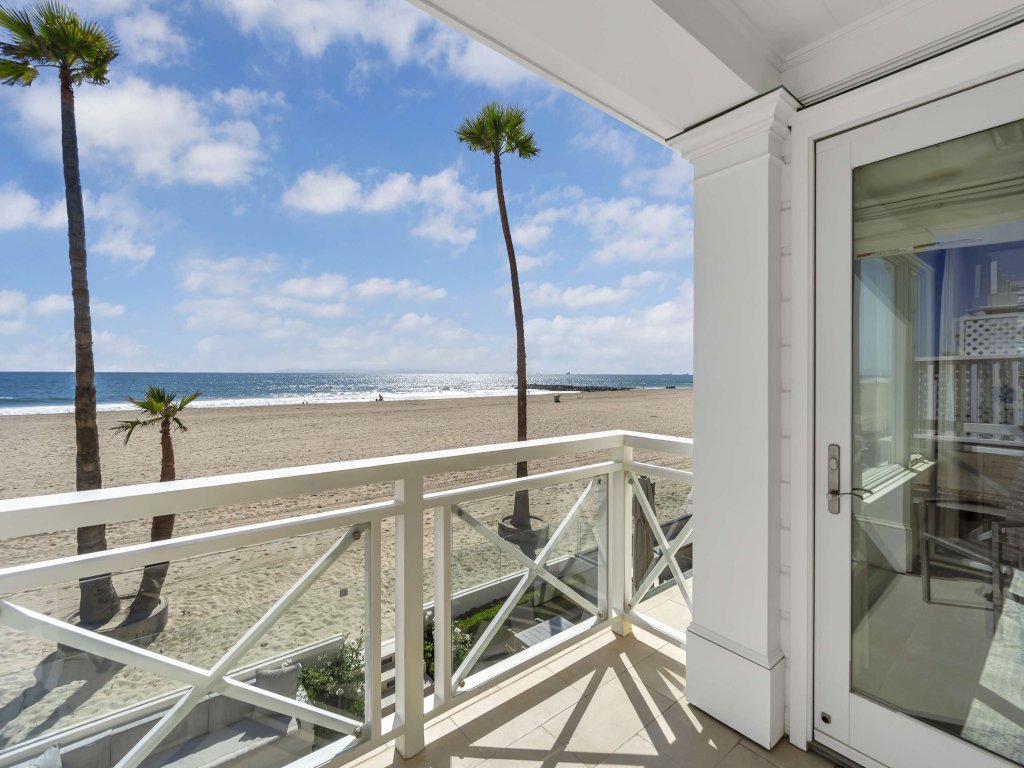 5305 Seashore Dr | Luxury Beachfront Escape  Vacation Rental in Newport Beach - RedAwning