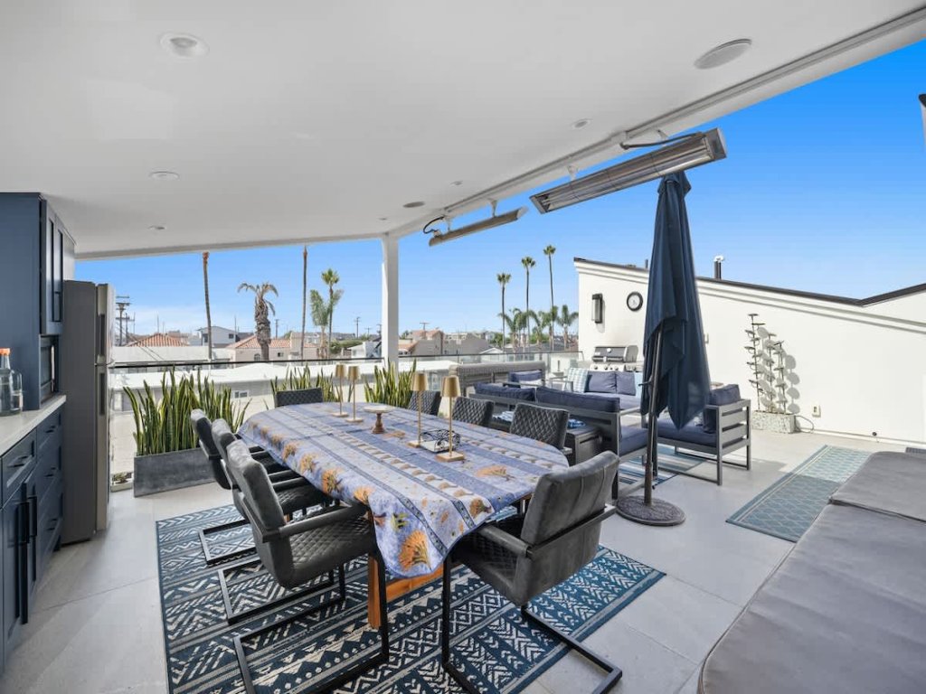 206 Onyx | Balboa Island Luxe Vacation Rental in Newport Beach - RedAwning