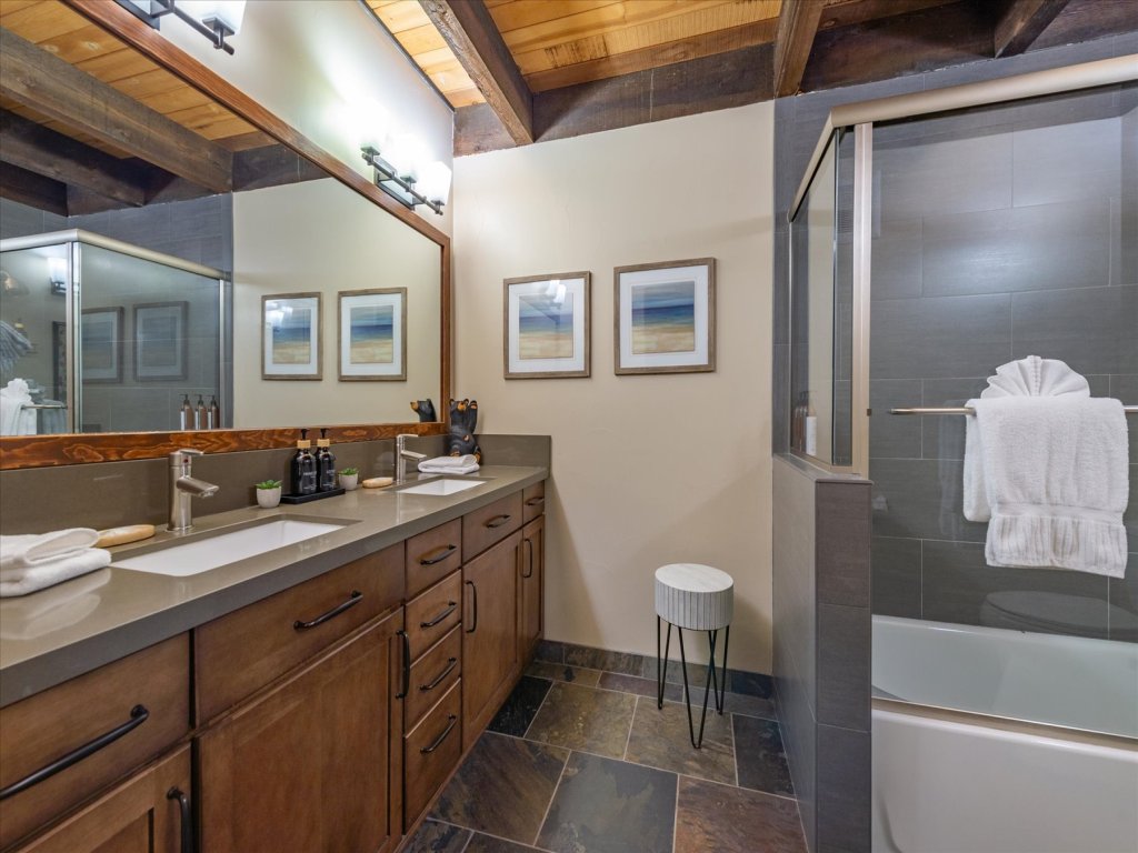 Kingswood Village 57 Vacation Rental in California - RedAwning