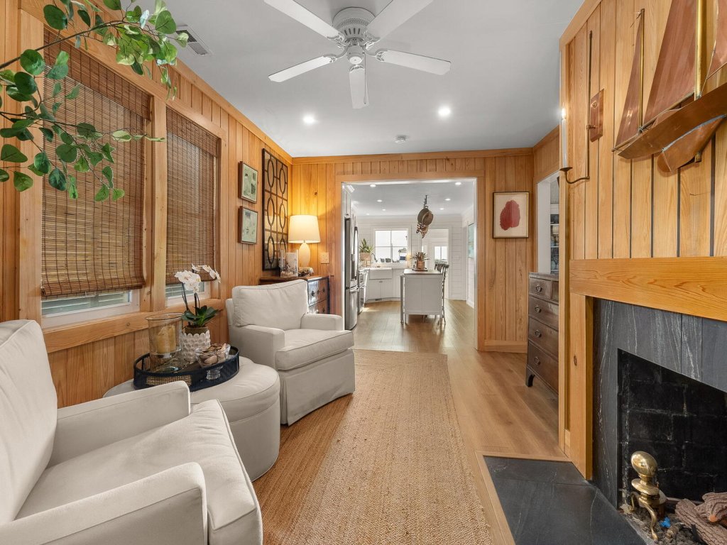 1404 Front Street Vacation Rental in North Carolina - RedAwning