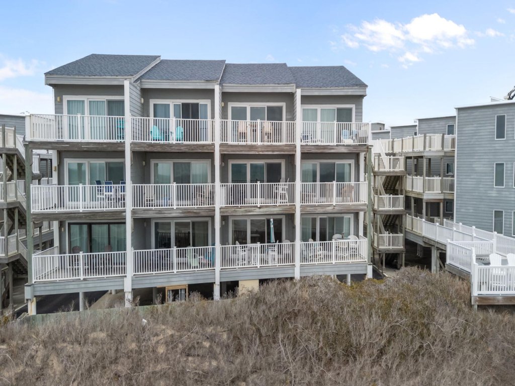 Colony by the Sea 327- Dolphin View Vacation Rental in Salter Path - RedAwning