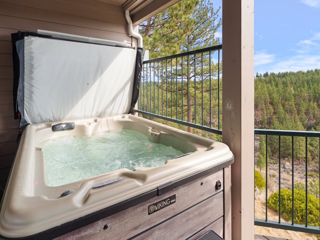 River Ridge 429AB Vacation Rental in Bend - RedAwning