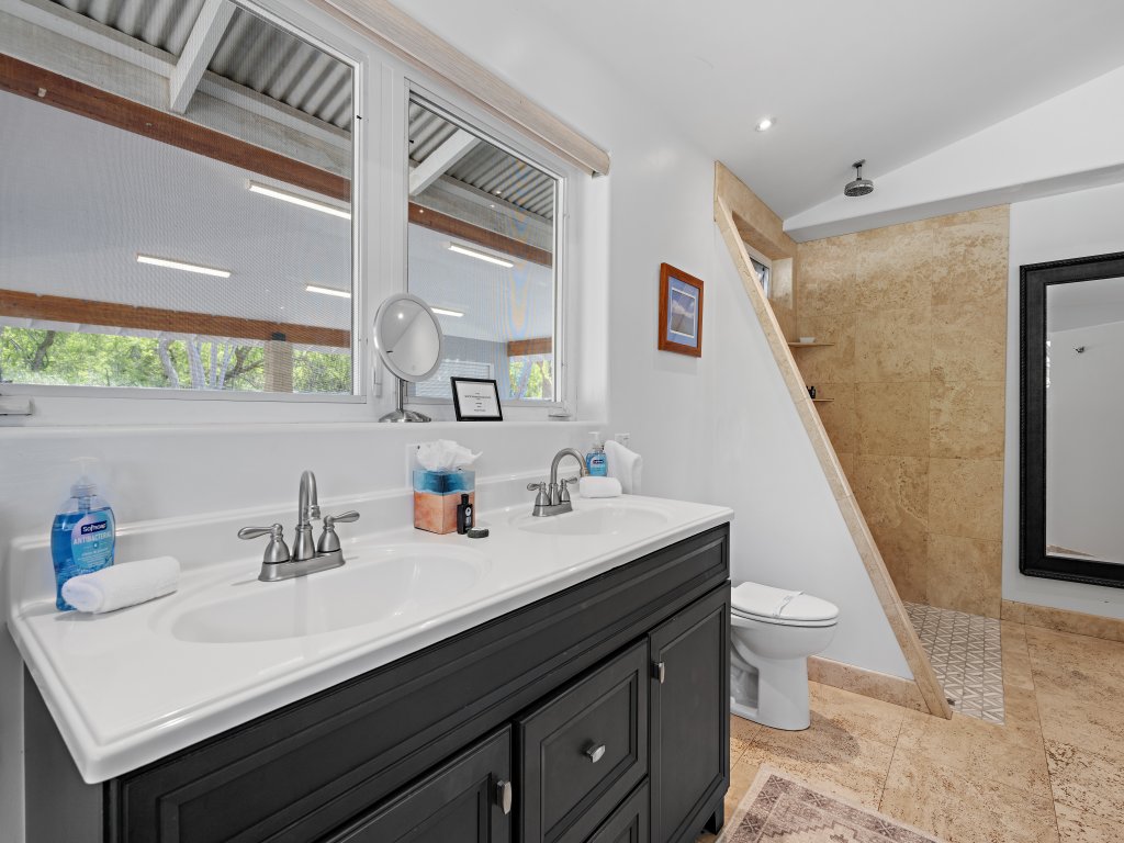 Hale Honu Vacation Rental in Kailua Kona - RedAwning