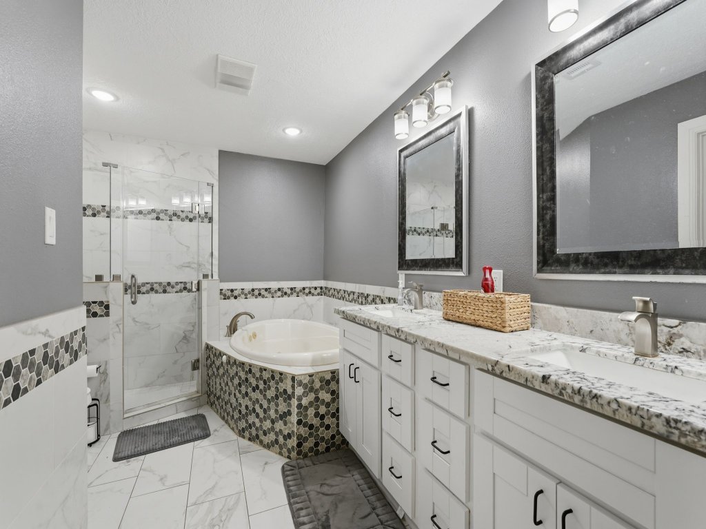 Serene Haven: Spacious 3 bedroom townhouse in Newport. Vacation Rental in Texas - RedAwning