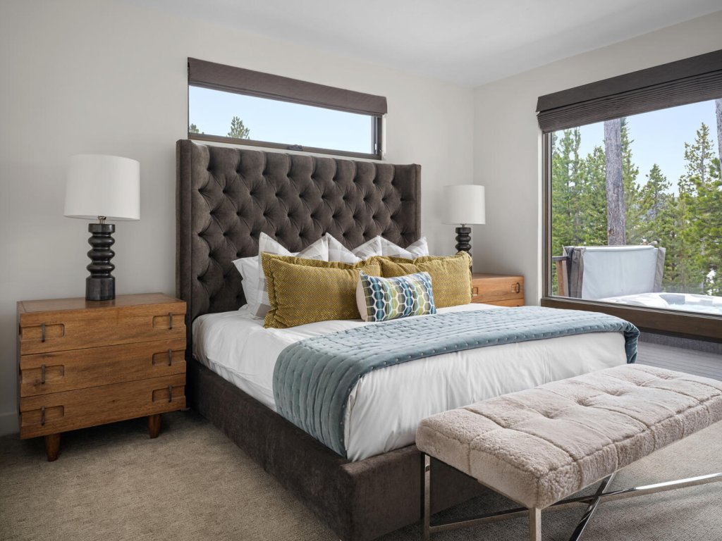 6 Rolling Ridge Vacation Rental in Big Sky - RedAwning