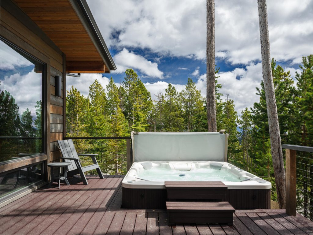6 Rolling Ridge Vacation Rental in Big Sky - RedAwning