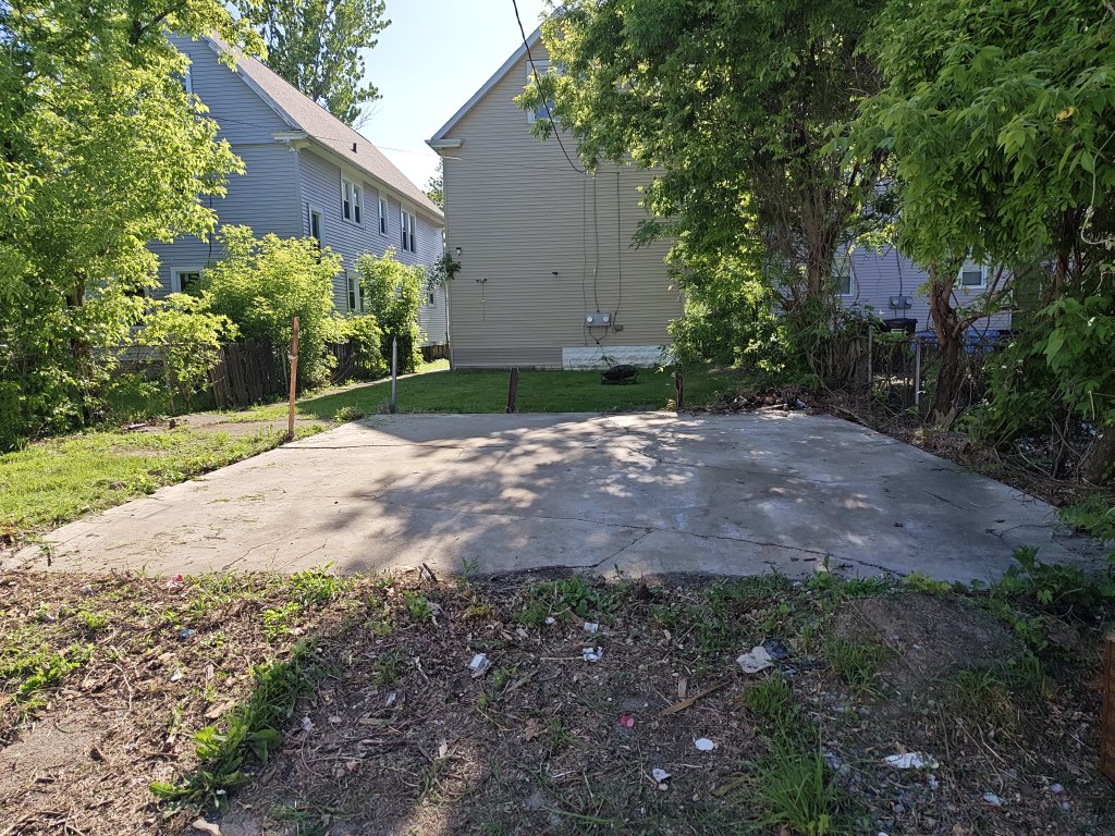 Niagara Adventure Basecamp Walk to the Falls Vacation Rental in New York - RedAwning