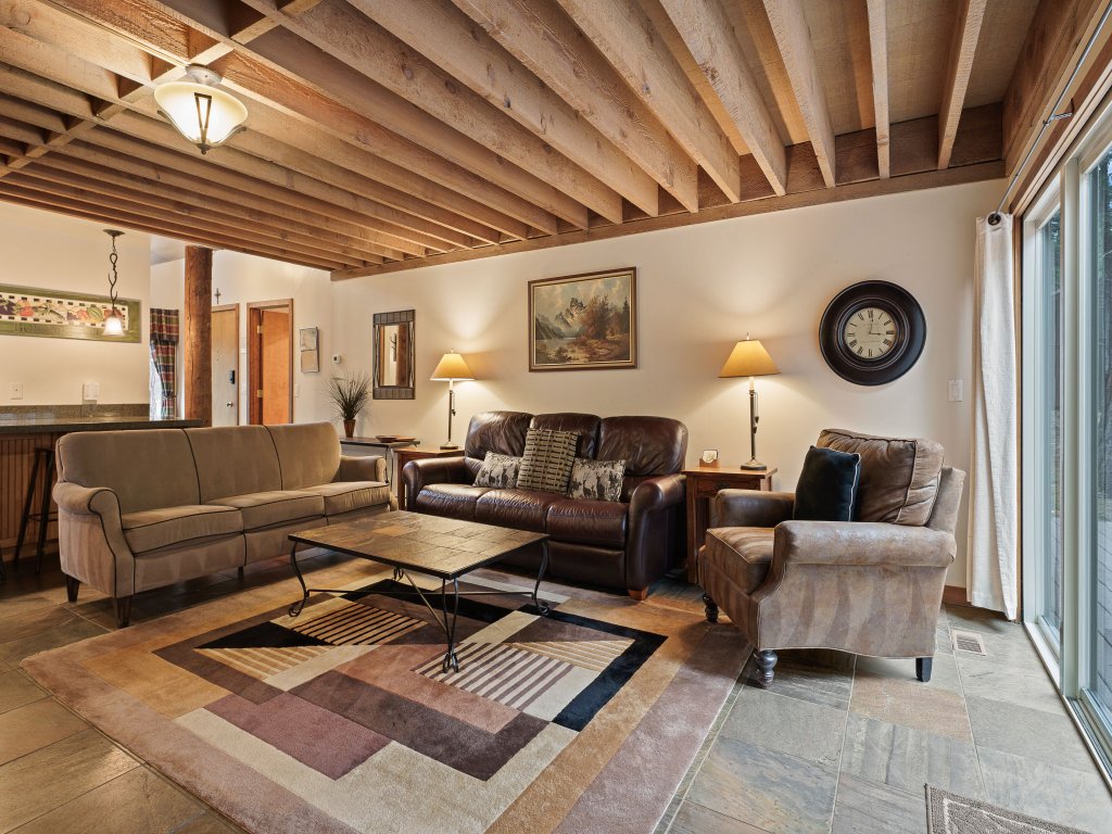 7 Little Court Vacation Rental in Sunriver - RedAwning