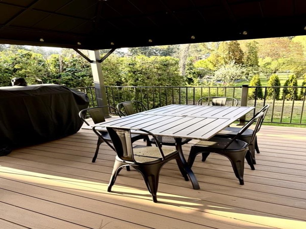 Family Get Away Near Columbia River - Entire home Vacation Rental in Washington - RedAwning