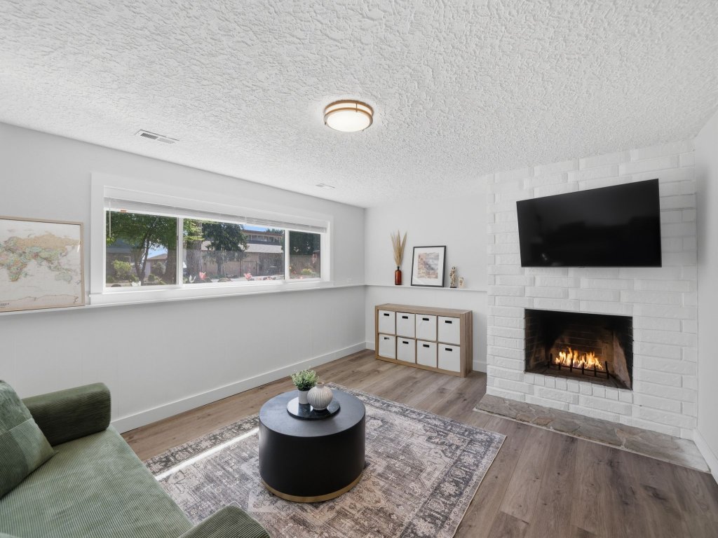 Family Get Away Near Columbia River - Entire home Vacation Rental in Washington - RedAwning