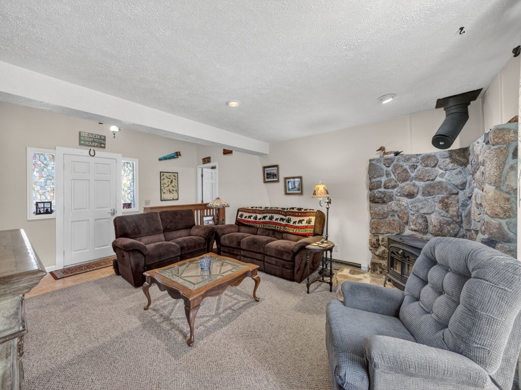 Charming Home Near Lake Winnipesaukee Beach Access Vacation Rental in Moultonborough - RedAwning