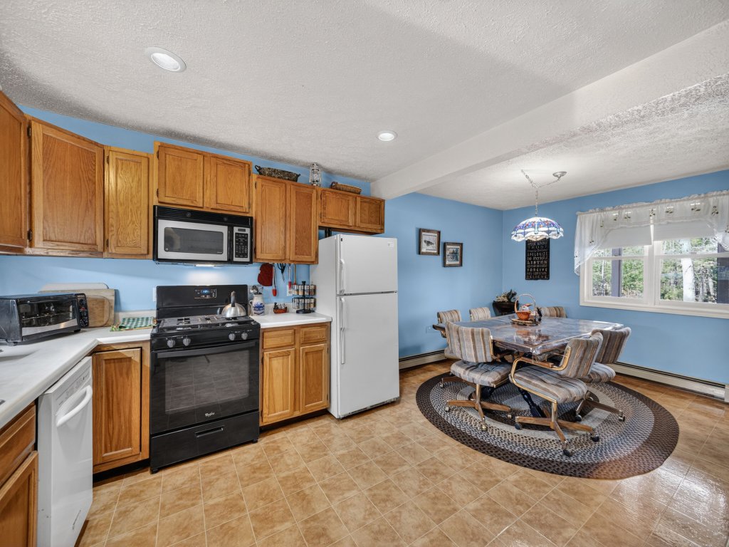 Charming Home Near Lake Winnipesaukee Beach Access Vacation Rental in Moultonborough - RedAwning
