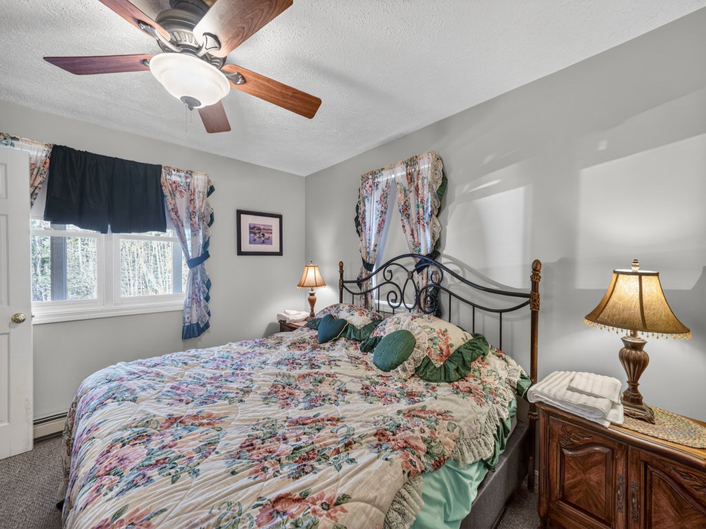 Charming Home Near Lake Winnipesaukee Beach Access Vacation Rental in Moultonborough - RedAwning