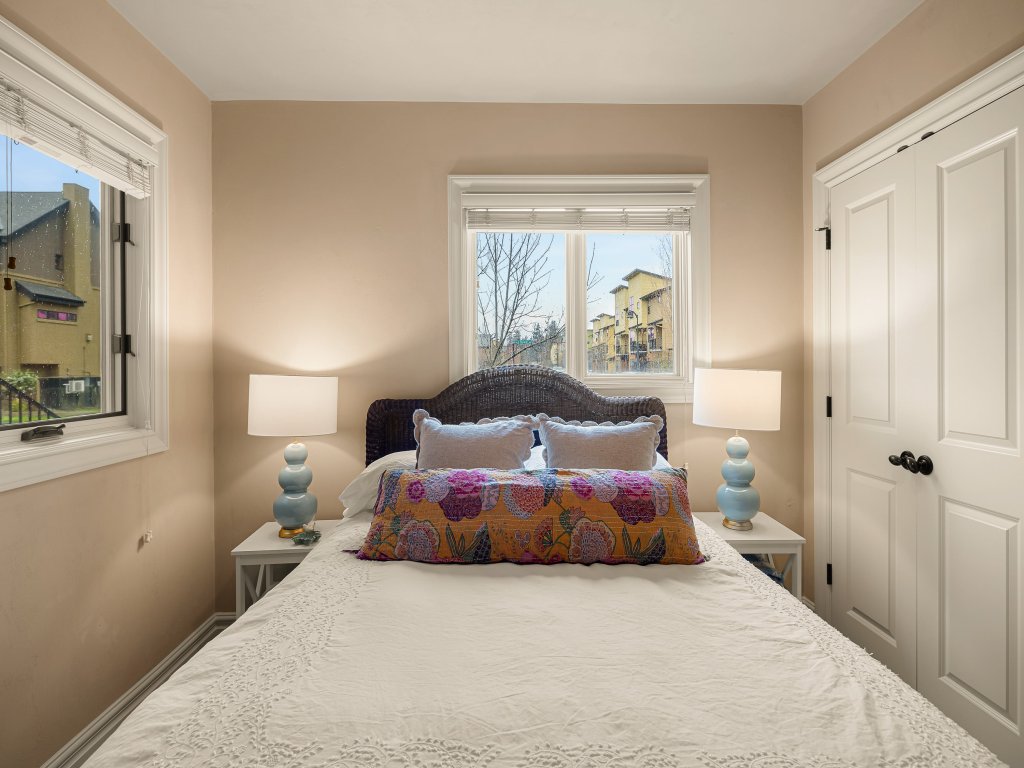 Birdhouse - Close to U of O & Downtown Vacation Rental in Oregon - RedAwning