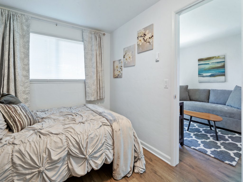 Snug Spot 68 - Close to Downtown & Autzen Vacation Rental in Oregon - RedAwning
