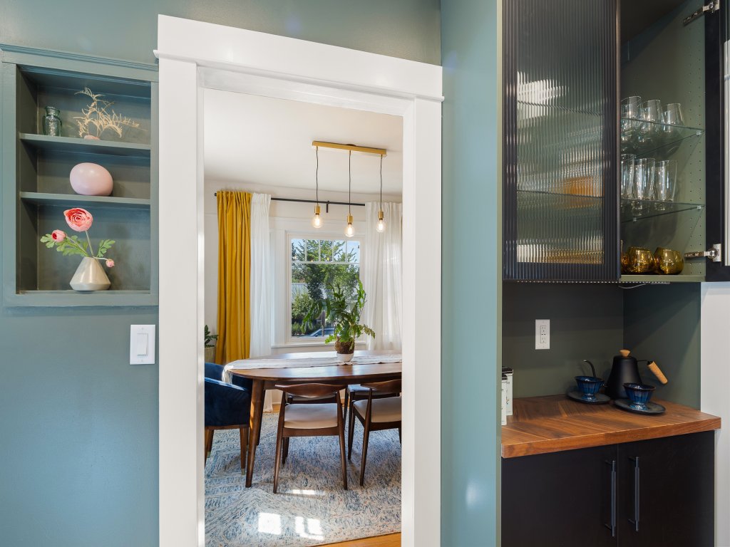 Orchard Luxe - Modern Home in Walking Distance to UO Vacation Rental in Oregon - RedAwning